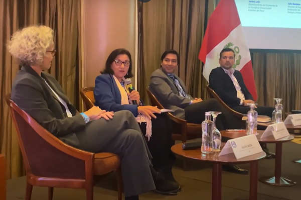 New video: Promoting the digitalization of wages for decent work in Peru
